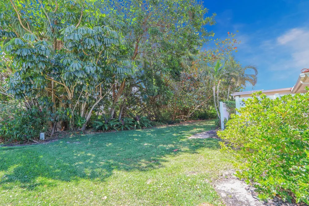 8574 SE Seagrape Way Hobe Sound, FL 33455