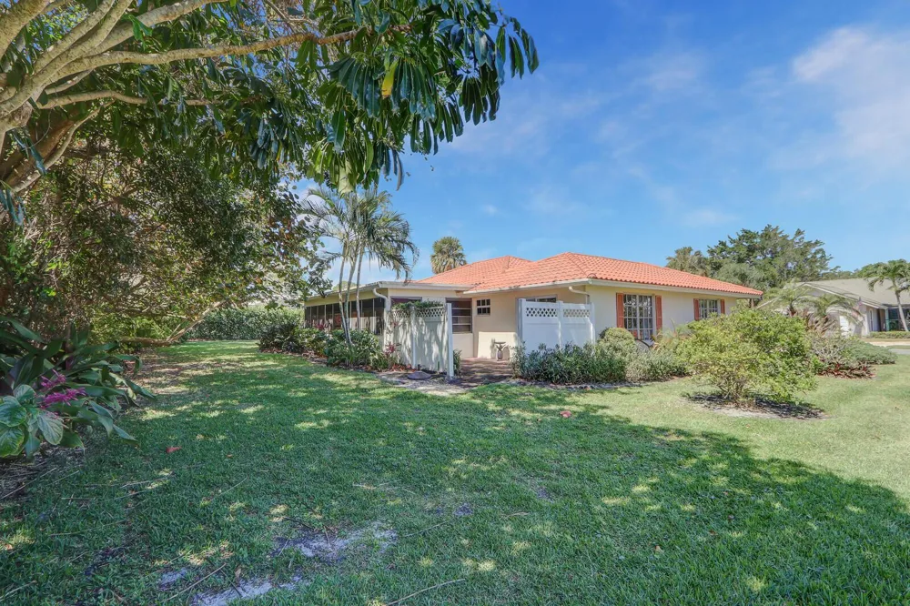 8574 SE Seagrape Way Hobe Sound, FL 33455