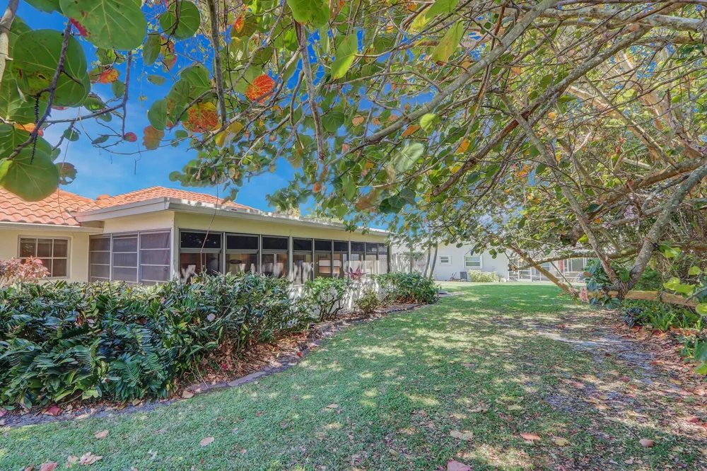 8574 SE Seagrape Way Hobe Sound, FL 33455