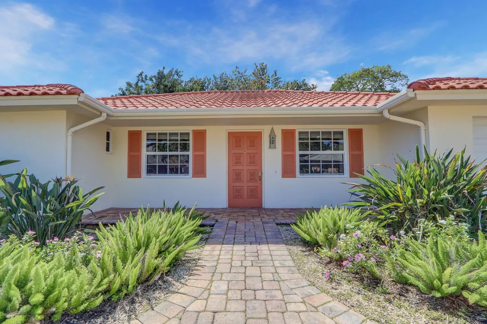 8574 SE Seagrape Way Hobe Sound, FL 33455