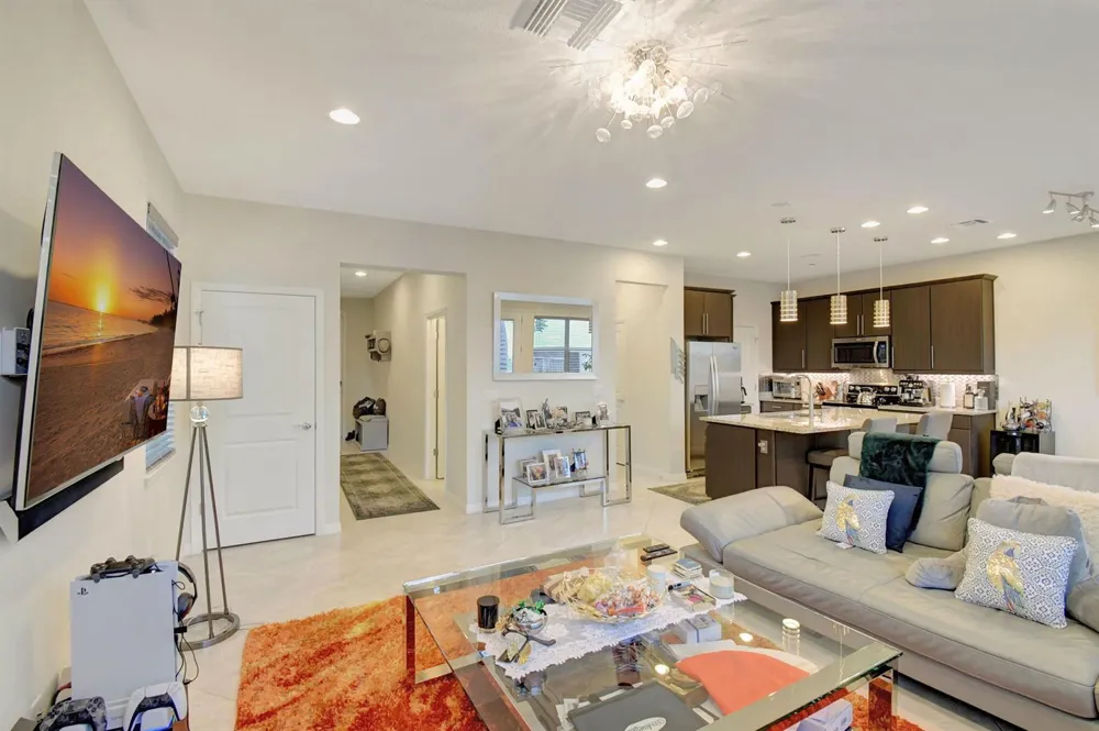 1105 Banyan Drive Hollywood, FL 33021