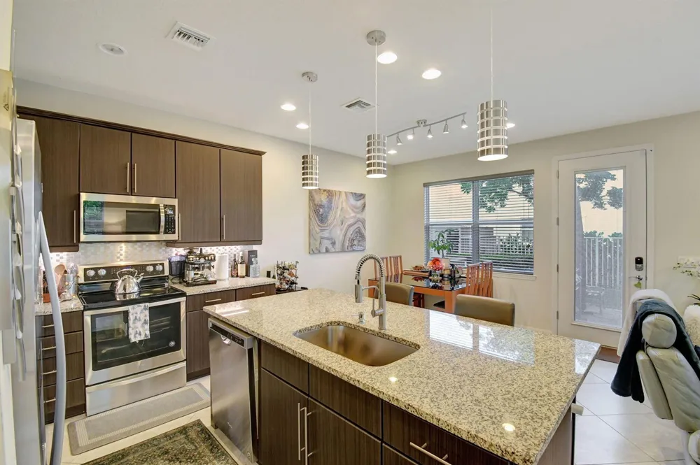 1105 Banyan Drive Hollywood, FL 33021