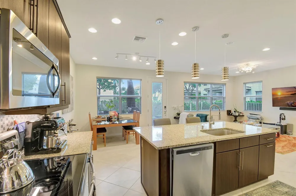 1105 Banyan Drive Hollywood, FL 33021