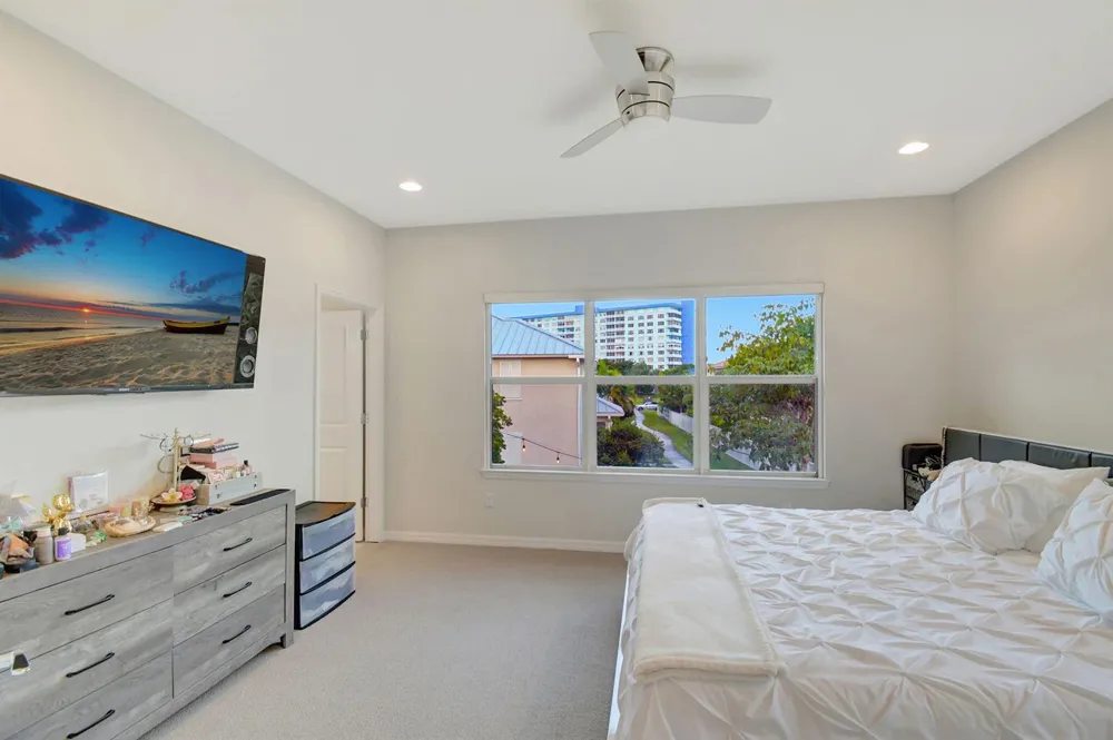 1105 Banyan Drive Hollywood, FL 33021