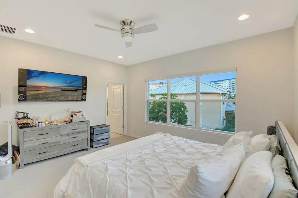 1105 Banyan Drive Hollywood, FL 33021