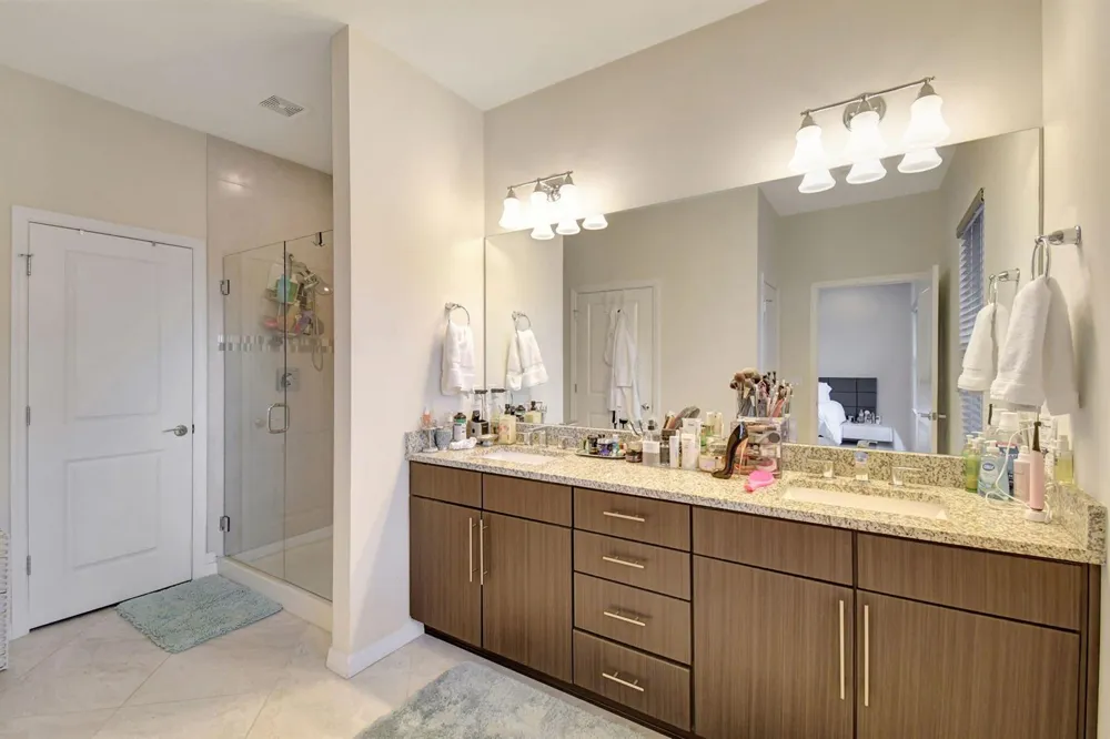 1105 Banyan Drive Hollywood, FL 33021