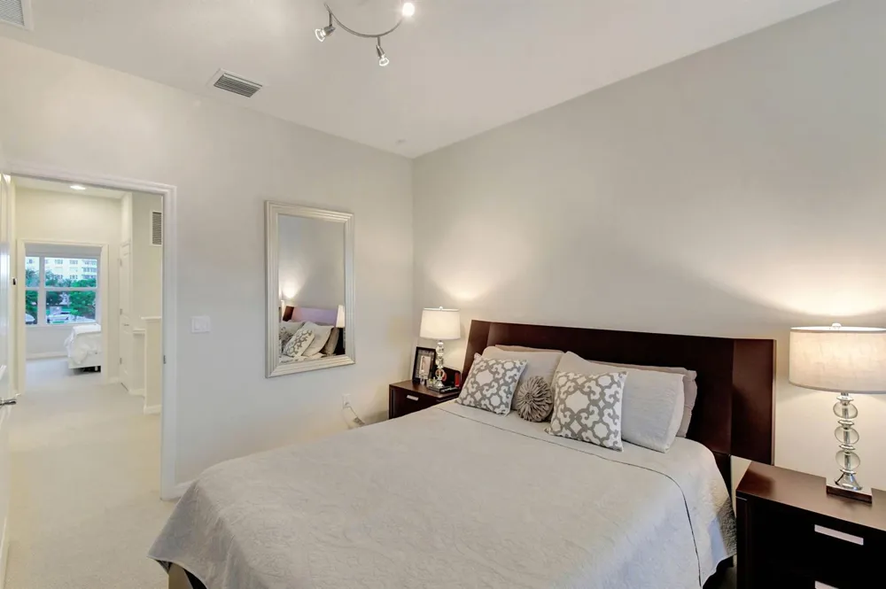 1105 Banyan Drive Hollywood, FL 33021