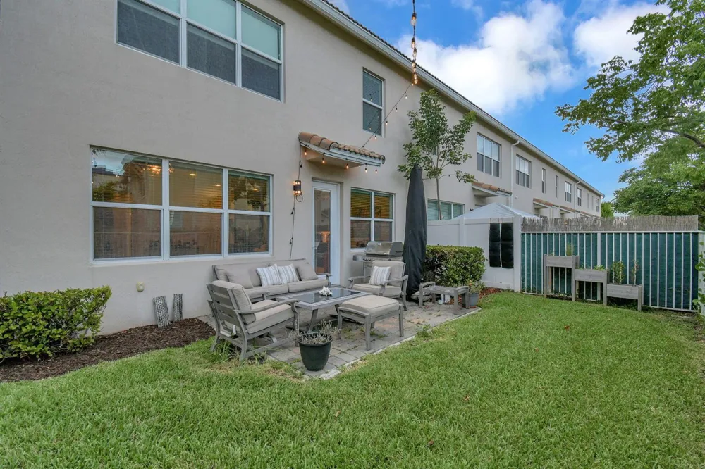 1105 Banyan Drive Hollywood, FL 33021