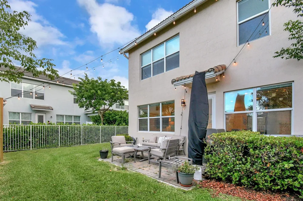 1105 Banyan Drive Hollywood, FL 33021