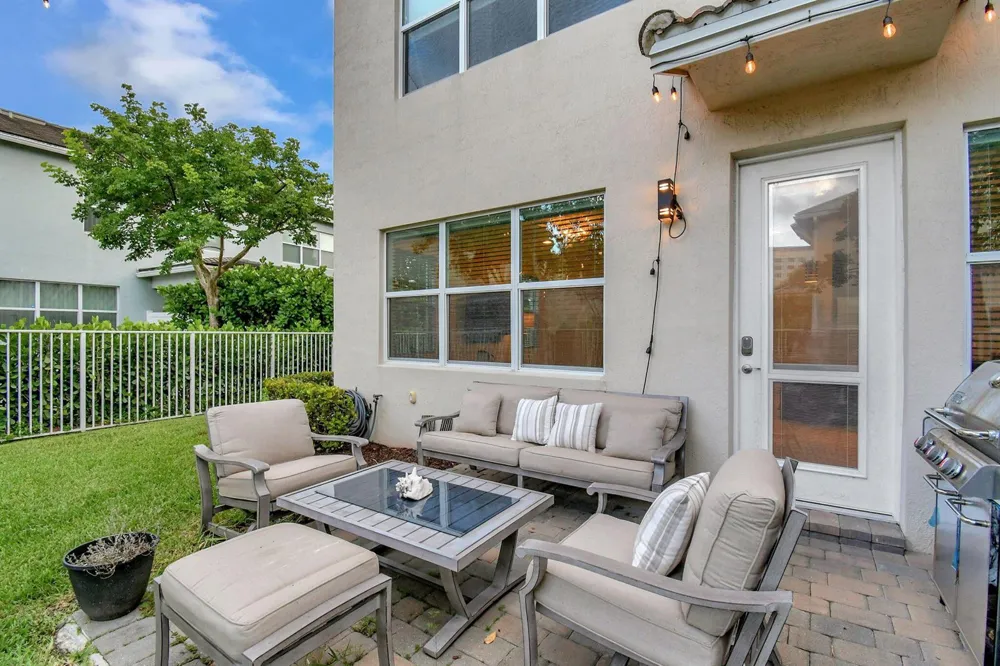 1105 Banyan Drive Hollywood, FL 33021