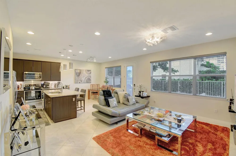 1105 Banyan Drive Hollywood, FL 33021