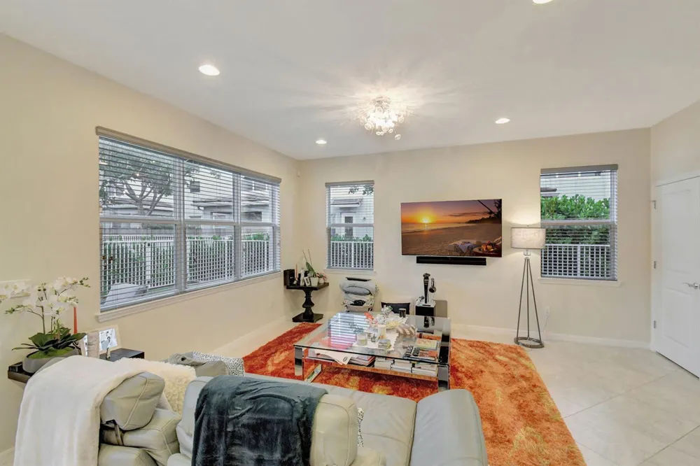 1105 Banyan Drive Hollywood, FL 33021