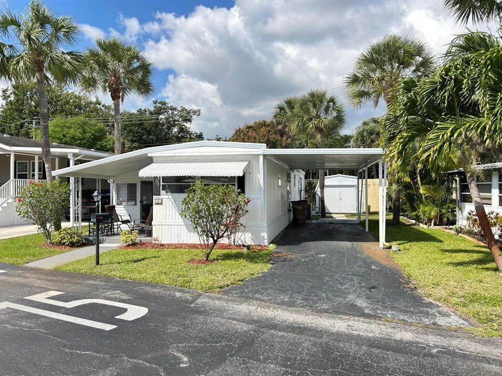 615 Alamanda Lane Deerfield Beach, FL 33442