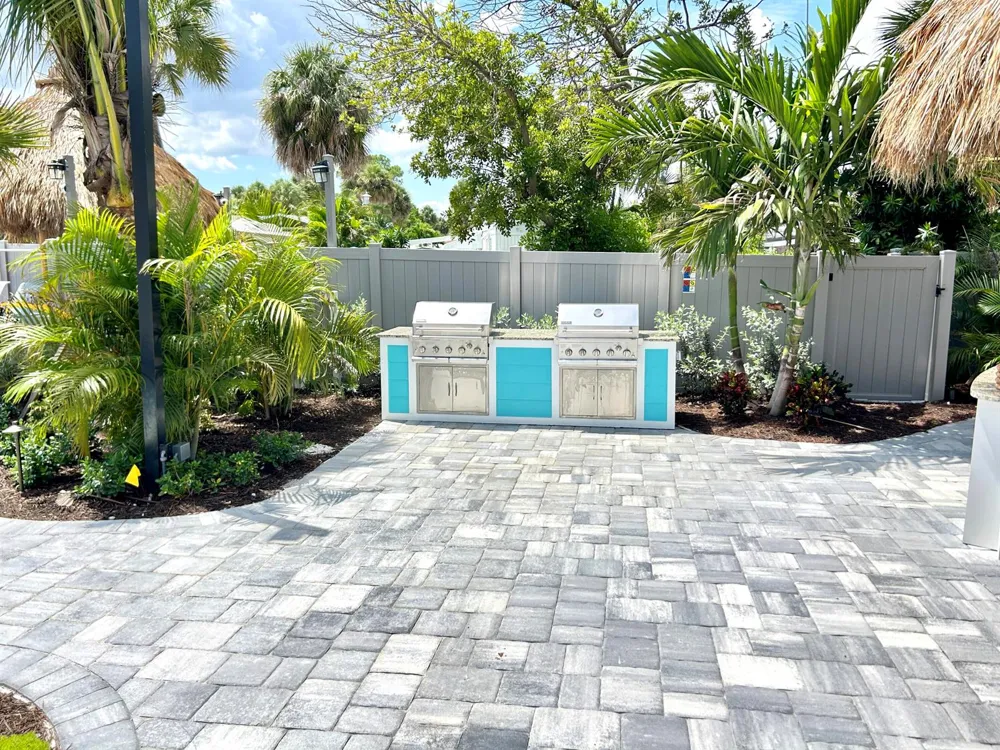 615 Alamanda Lane Deerfield Beach, FL 33442