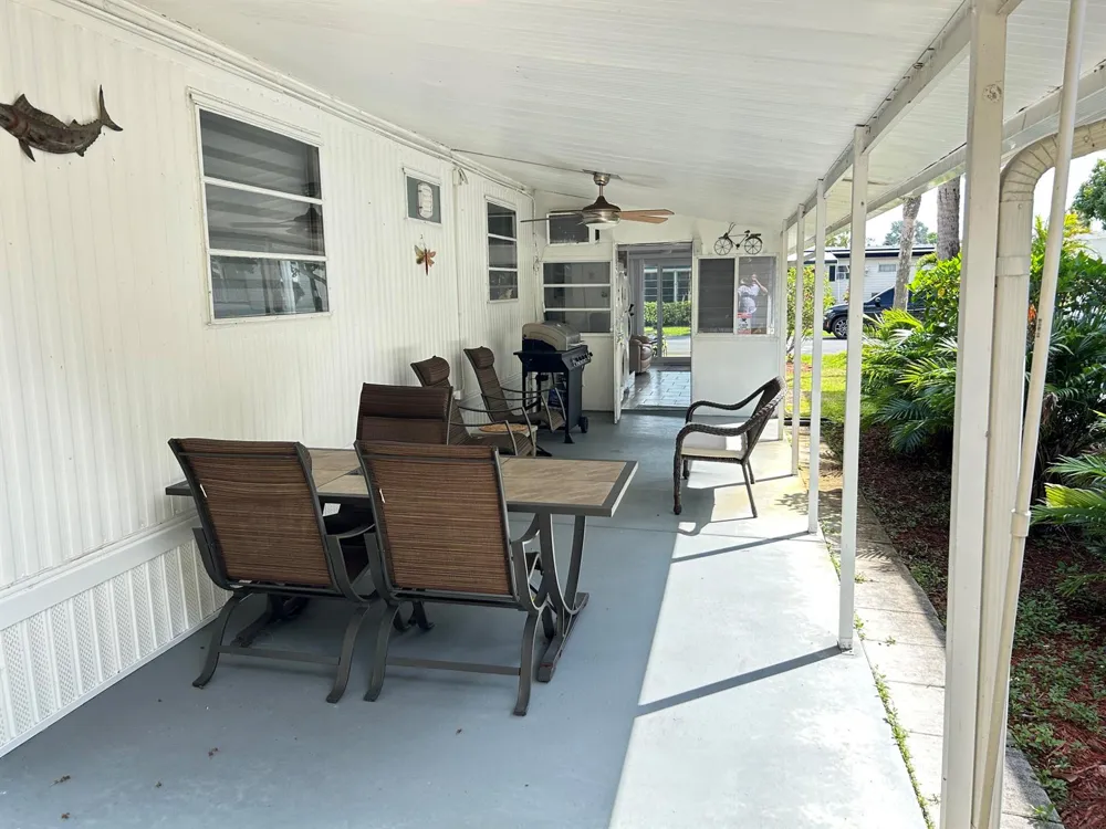 615 Alamanda Lane Deerfield Beach, FL 33442
