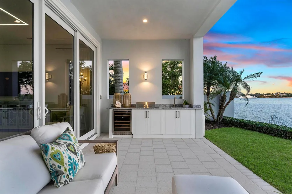 100 Water Club Court North Palm Beach, FL 33408