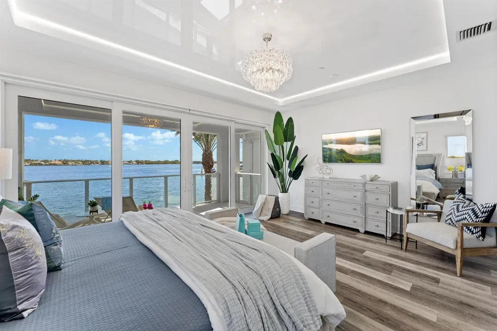 100 Water Club Court North Palm Beach, FL 33408