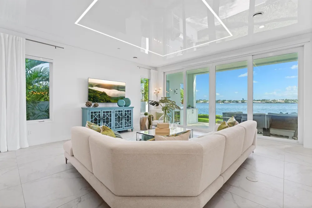 100 Water Club Court North Palm Beach, FL 33408