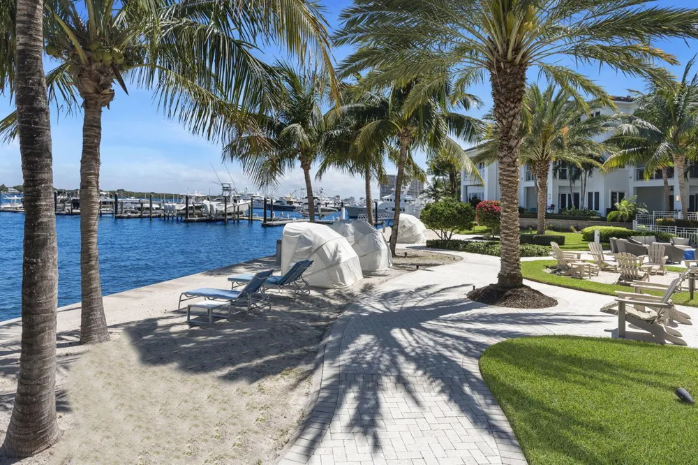 100 Water Club Court North Palm Beach, FL 33408