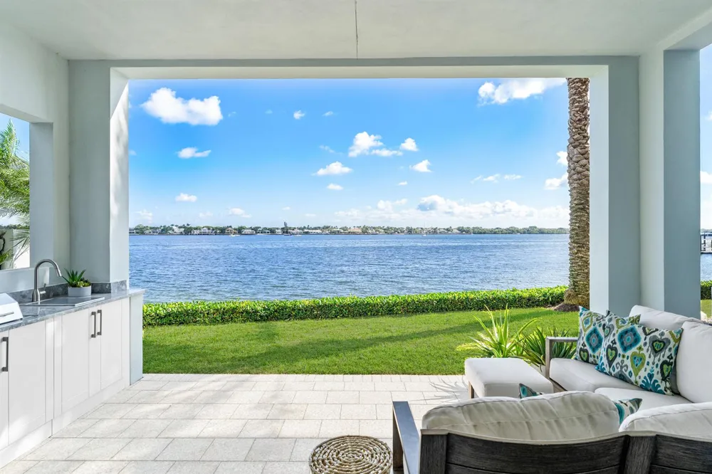 100 Water Club Court North Palm Beach, FL 33408