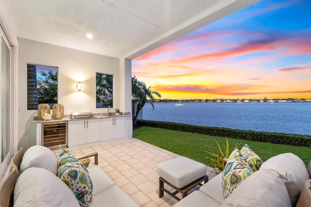 100 Water Club Court North Palm Beach, FL 33408