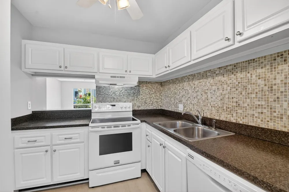 1432 S Lakeside Drive #4 