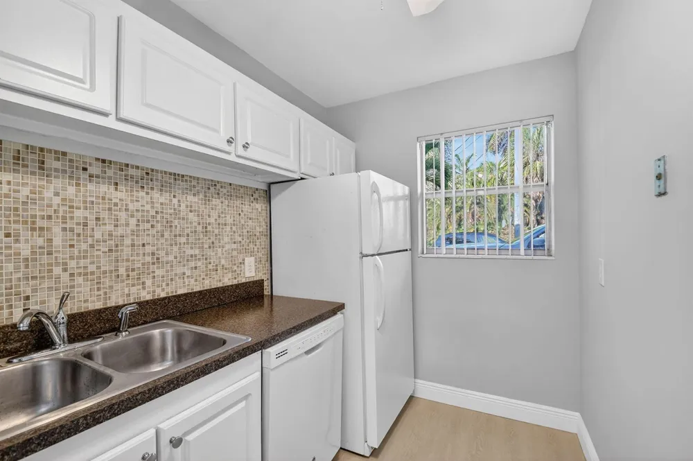 1432 S Lakeside Drive #4 