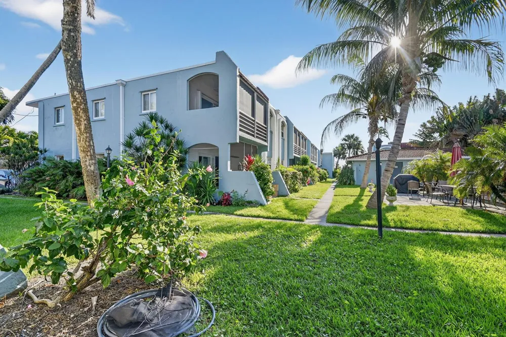 1432 S Lakeside Drive #4 