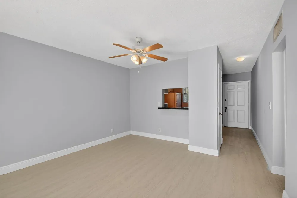 1432 S Lakeside Drive #4 