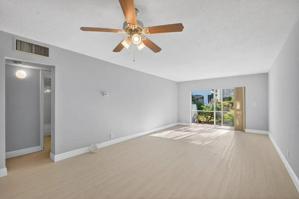1432 S Lakeside Drive #4 