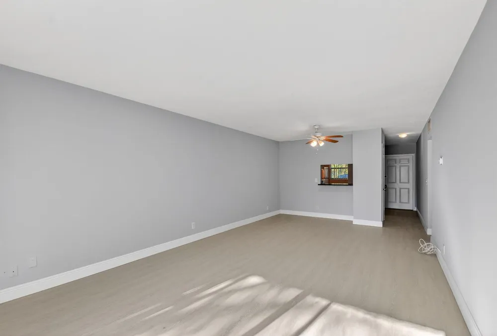 1432 S Lakeside Drive #4 