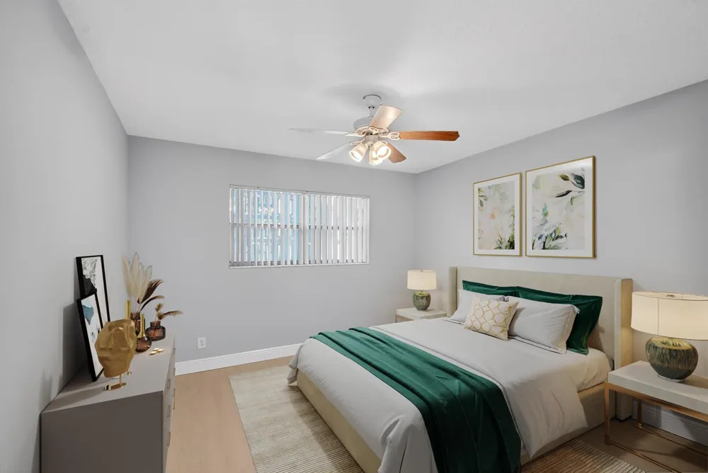 1432 S Lakeside Drive #4 