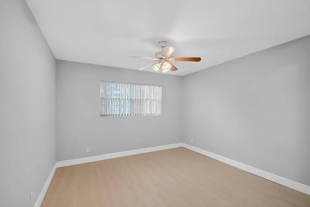 1432 S Lakeside Drive #4 
