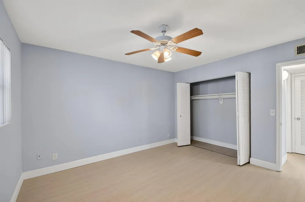 1432 S Lakeside Drive #4 