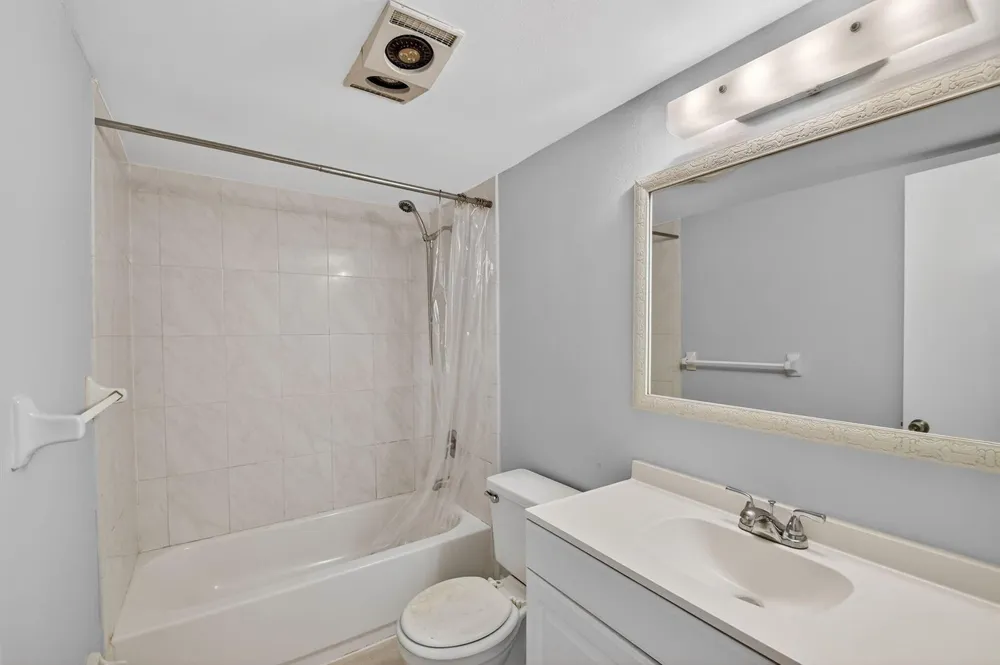 1432 S Lakeside Drive #4 