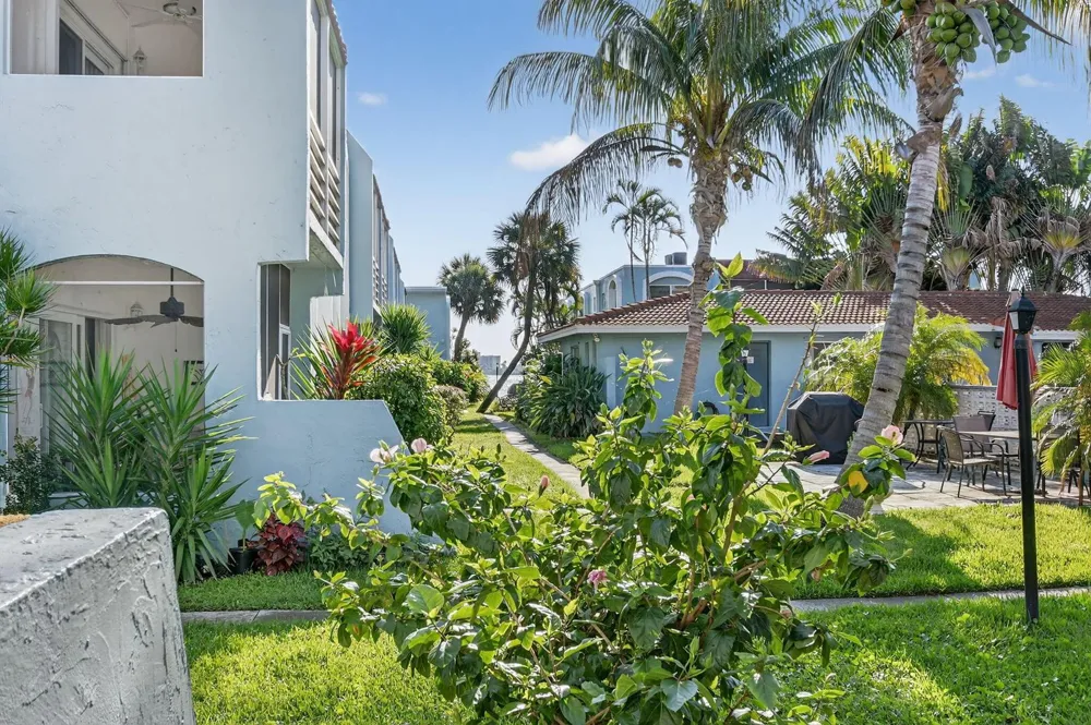 1432 S Lakeside Drive #4 