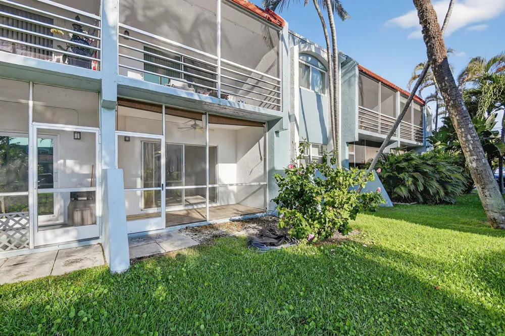 1432 S Lakeside Drive #4 