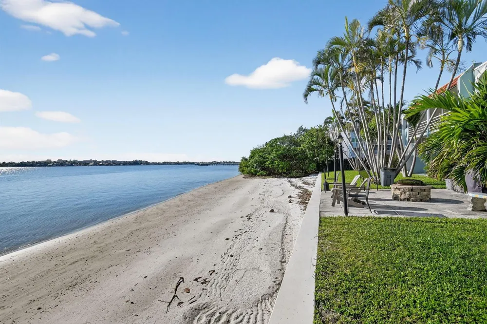 1432 S Lakeside Drive #4 
