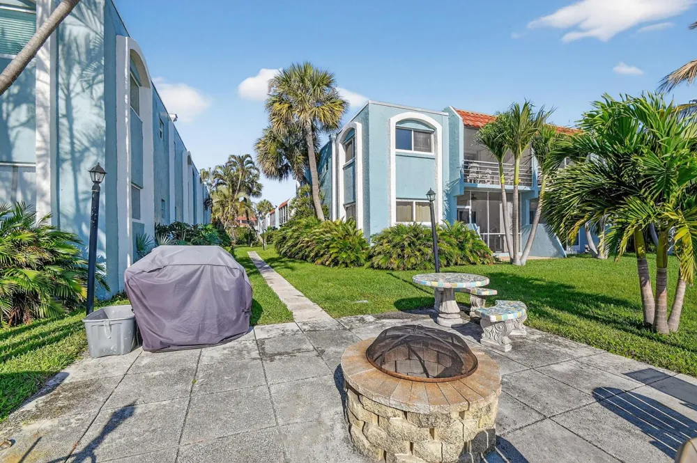 1432 S Lakeside Drive #4 