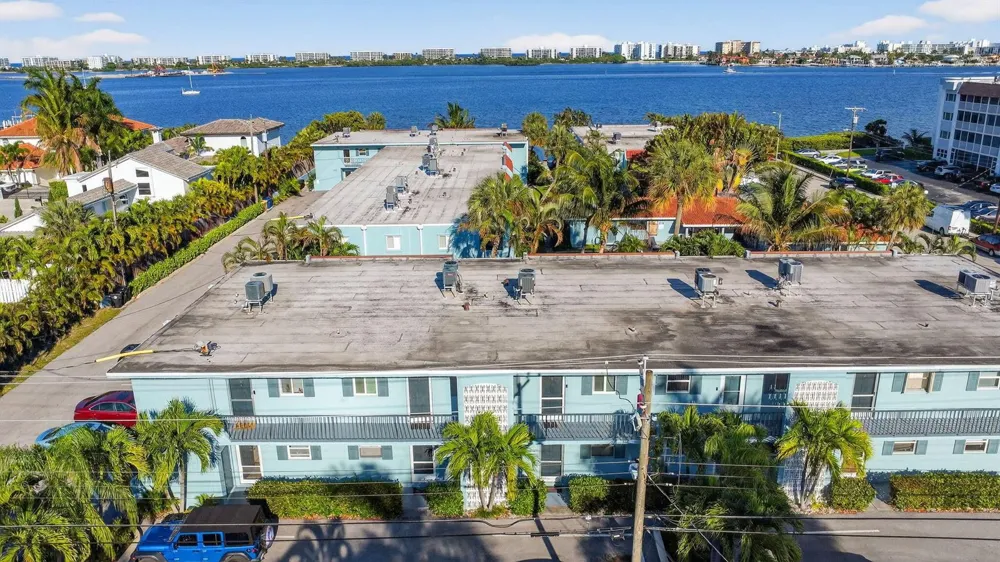 1432 S Lakeside Drive #4 