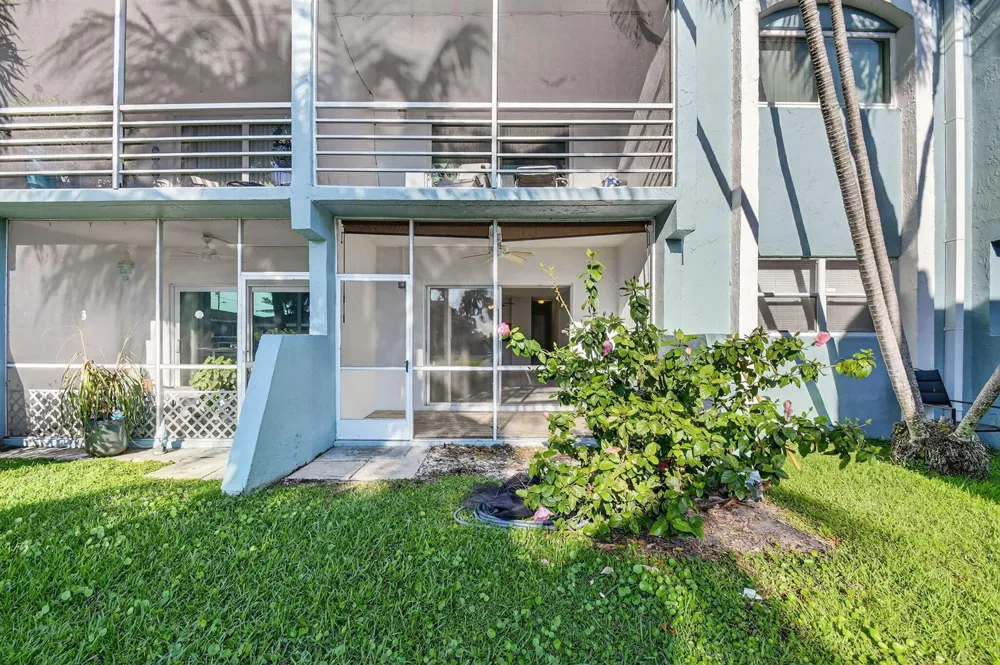 1432 S Lakeside Drive #4 