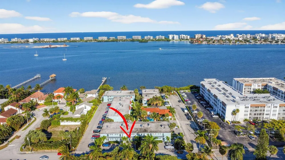 1432 S Lakeside Drive #4 