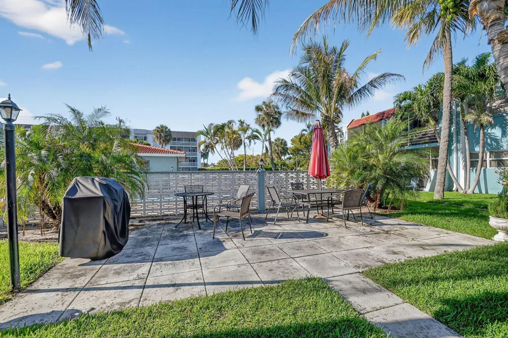 1432 S Lakeside Drive #4 
