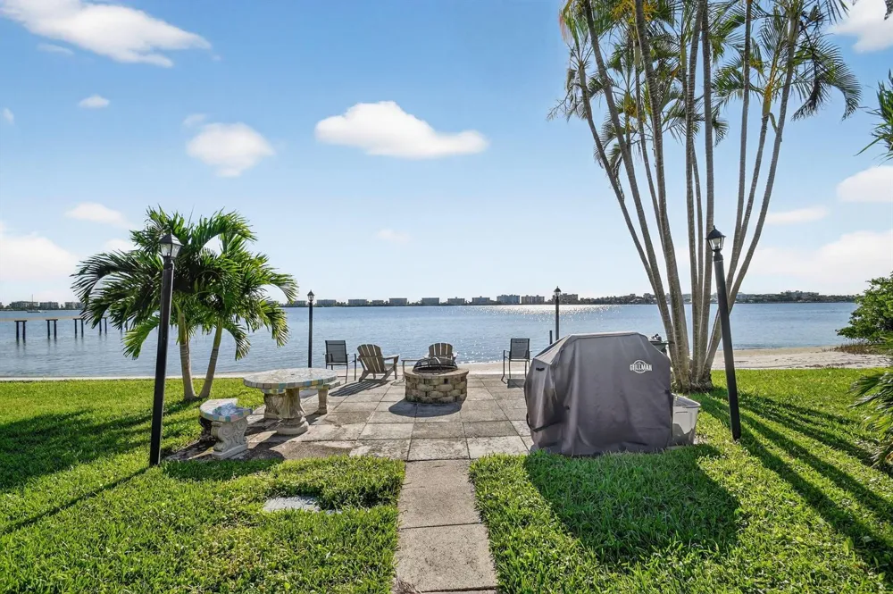 1432 S Lakeside Drive #4 
