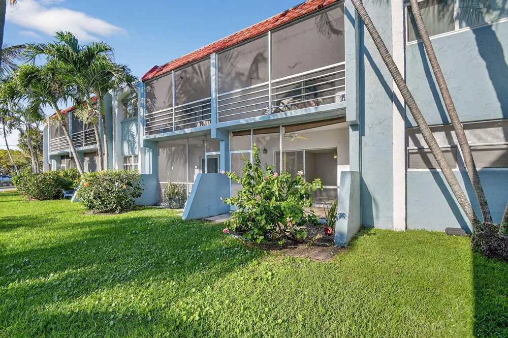 1432 S Lakeside Drive #4 