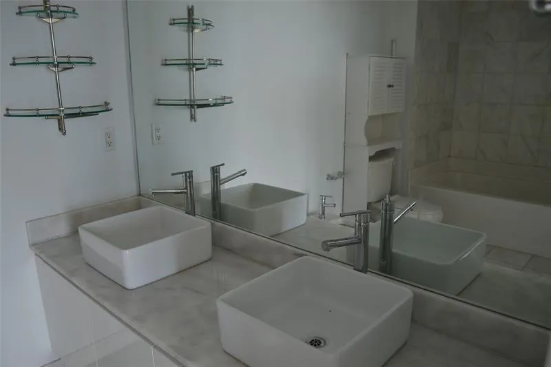 601 NE 36th Street #2806 Miami, FL 33137