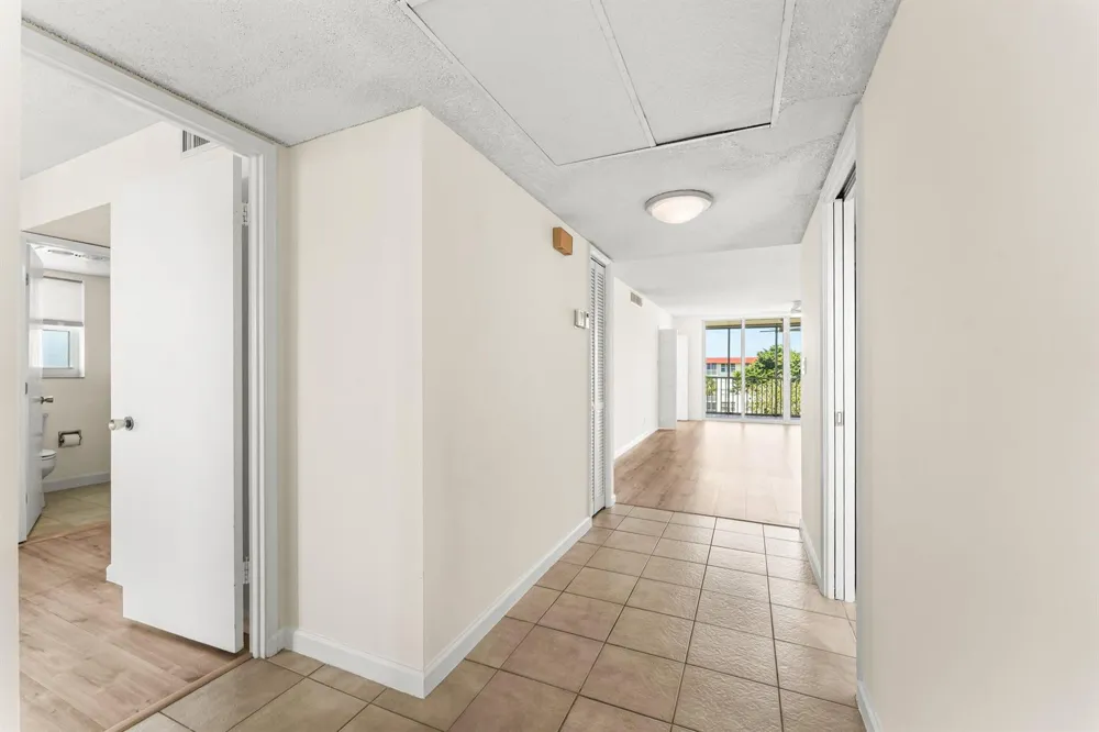 3100 NE 48th Court #415 Lighthouse Point, FL 33064