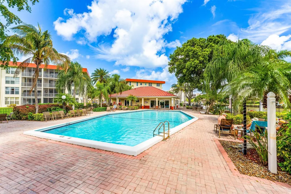 3100 NE 48th Court #415 Lighthouse Point, FL 33064