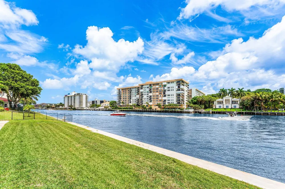 3100 NE 48th Court #415 Lighthouse Point, FL 33064