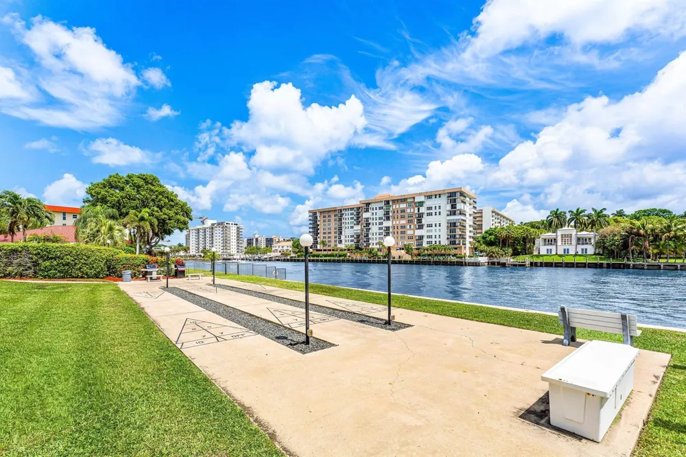3100 NE 48th Court #415 Lighthouse Point, FL 33064